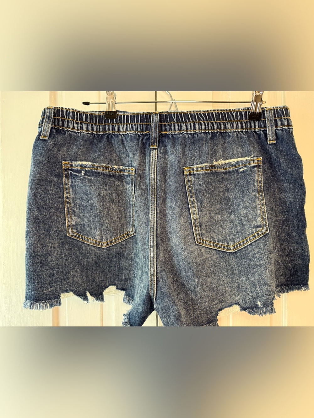 Aerie NWT Distressed Denim Shorts - XL - Picture 3 of 8